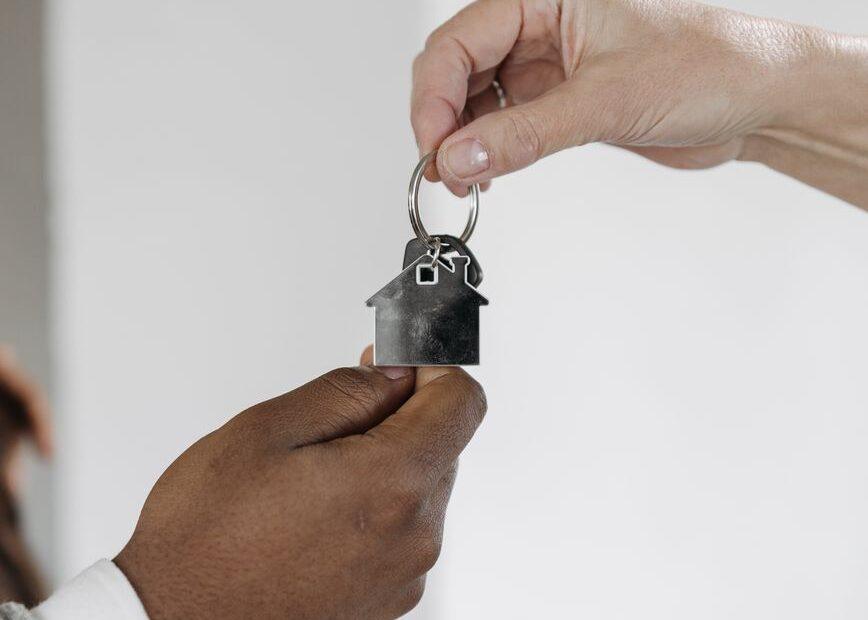 Illustration of The Everyday Habits Behind Negotiating Rent During Financial Hardship